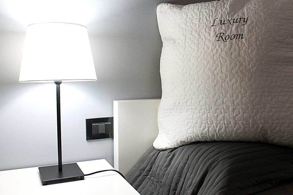 Gardenia Luxury Room Pescara Bilik gambar